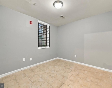 2261 N Park Avenue - Photo Thumbnail 17