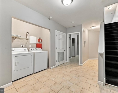 2261 N Park Avenue - Photo Thumbnail 14