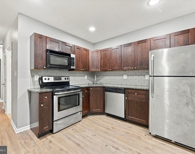 2261 N Park Avenue - Photo Thumbnail 6
