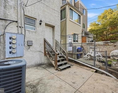 2261 N Park Avenue - Photo Thumbnail 11
