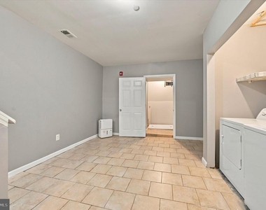 2261 N Park Avenue - Photo Thumbnail 15