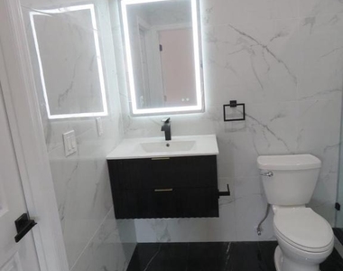1252 S 21st Street - Photo Thumbnail 5