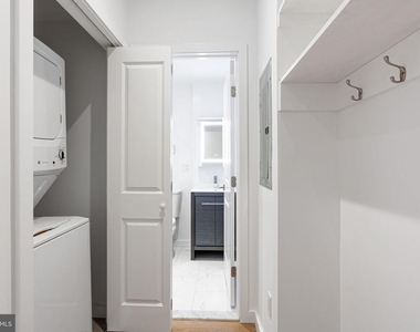 709 S 19th Street - Photo Thumbnail 4