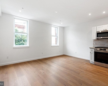 709 S 19th Street - Photo Thumbnail 1