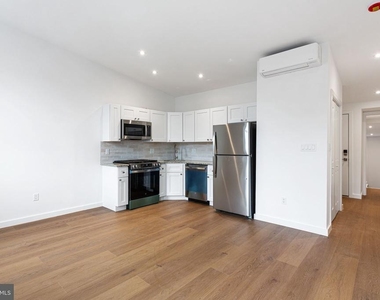 709 S 19th Street - Photo Thumbnail 1