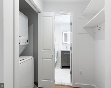709 S 19th Street - Photo Thumbnail 6