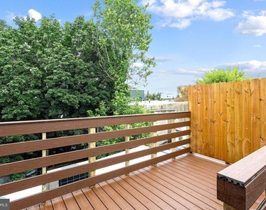 709 S 19th Street - Photo Thumbnail 12
