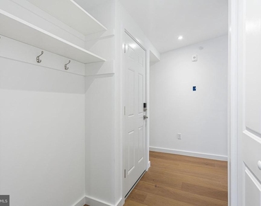 709 S 19th Street - Photo Thumbnail 8