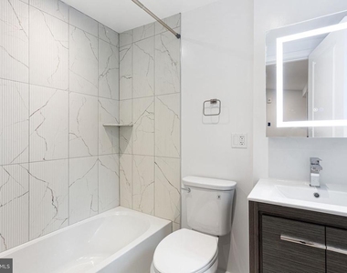 709 S 19th Street - Photo Thumbnail 7