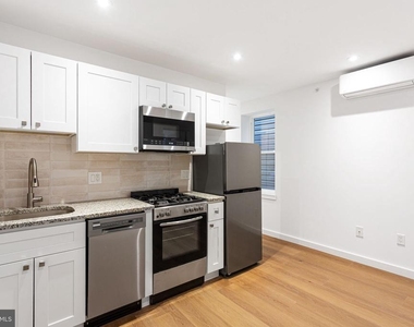 709 S 19th Street - Photo Thumbnail 4