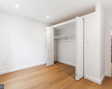 709 S 19th Street - Photo Thumbnail 7