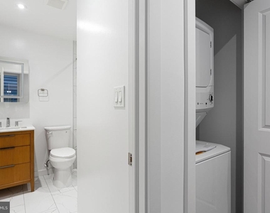709 S 19th Street - Photo Thumbnail 1