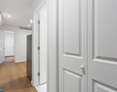 709 S 19th Street - Photo Thumbnail 5