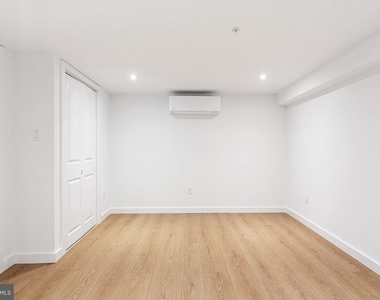 709 S 19th Street - Photo Thumbnail 7