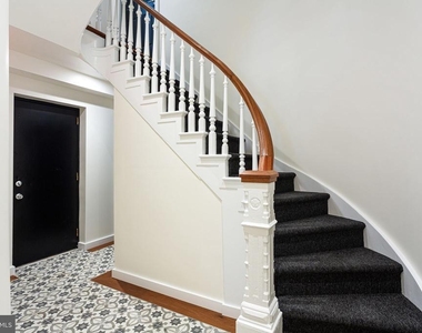 709 S 19th Street - Photo Thumbnail 8