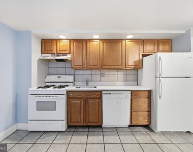 625 Catharine Street - Photo Thumbnail 2