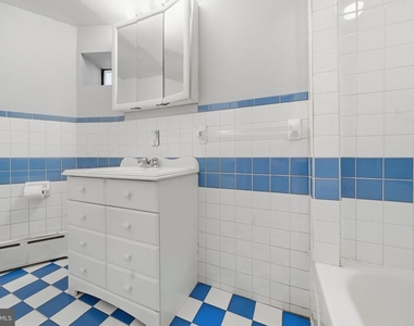625 Catharine Street - Photo Thumbnail 8