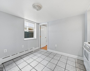 625 Catharine Street - Photo Thumbnail 3