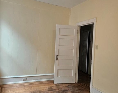 714 52nd Street - Photo Thumbnail 6