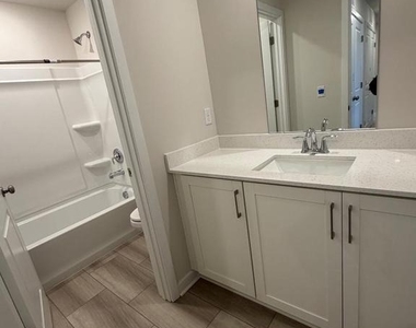 903 Platinum Drive - Photo Thumbnail 25