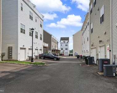 134 Fleet Court - Photo Thumbnail 36