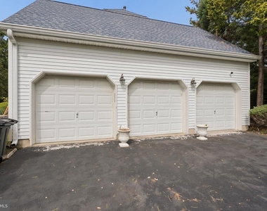 17 Glacier Drive - Photo Thumbnail 5