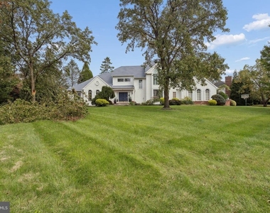 17 Glacier Drive - Photo Thumbnail 1