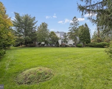 17 Glacier Drive - Photo Thumbnail 9