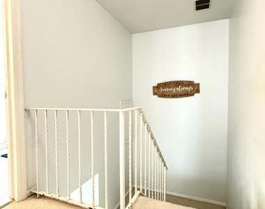 237 5th Avenue W - Photo Thumbnail 8