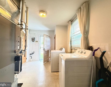 237 5th Avenue W - Photo Thumbnail 14