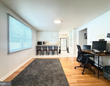 237 5th Avenue W - Photo Thumbnail 3