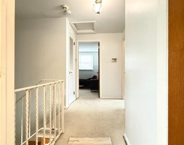 237 5th Avenue W - Photo Thumbnail 17