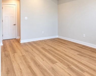 9 Sidney Lane - Photo Thumbnail 2