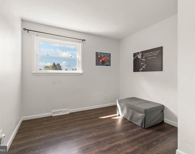 406 Memorial Avenue - Photo Thumbnail 9