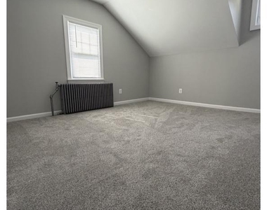 323 Monroe Avenue - Photo Thumbnail 6