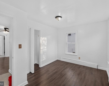 909 N 4th Street - Photo Thumbnail 9
