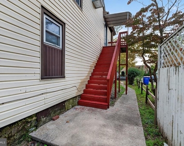 909 N 4th Street - Photo Thumbnail 11