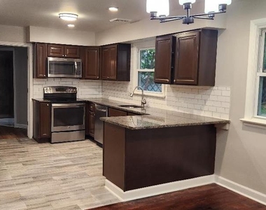 70 Iris Street - Photo Thumbnail 1