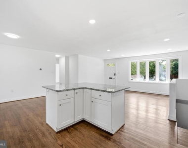 7410 Baylor Avenue - Photo Thumbnail 12