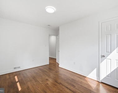 7410 Baylor Avenue - Photo Thumbnail 22