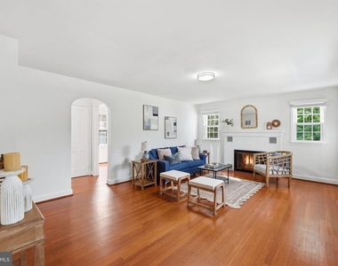 7200 Wells Parkway - Photo Thumbnail 5