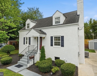 7200 Wells Parkway - Photo Thumbnail 2