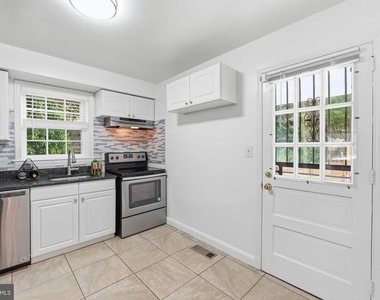 7200 Wells Parkway - Photo Thumbnail 13