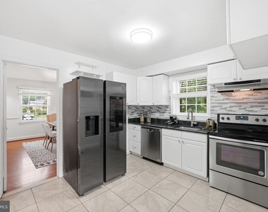 7200 Wells Parkway - Photo Thumbnail 10