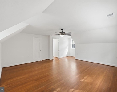 7200 Wells Parkway - Photo Thumbnail 22