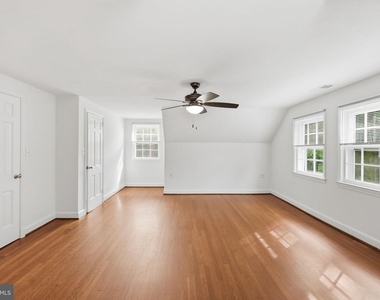 7200 Wells Parkway - Photo Thumbnail 18
