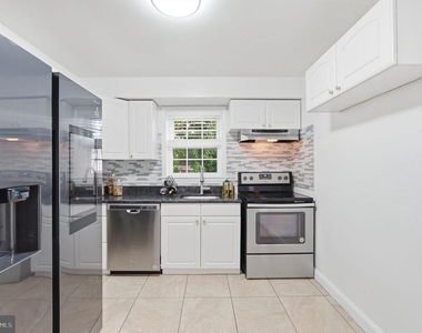 7200 Wells Parkway - Photo Thumbnail 12