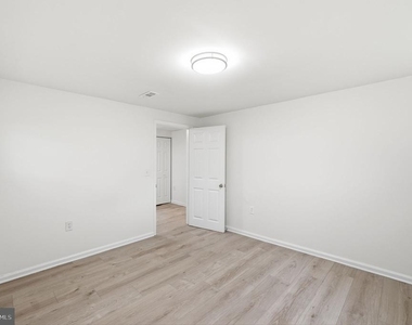 7200 Wells Parkway - Photo Thumbnail 32