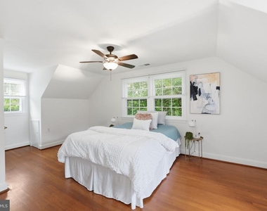 7200 Wells Parkway - Photo Thumbnail 16