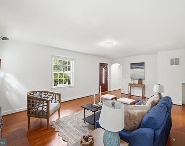 7200 Wells Parkway - Photo Thumbnail 3